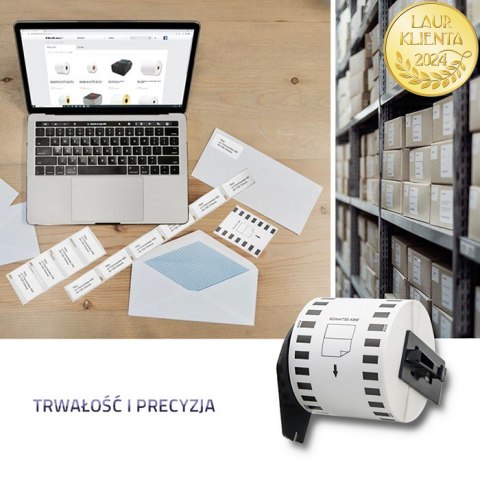 Qoltec Taśma do BROTHER DK-22205 | 62mm x 30.48m | Biała/ Czarny nadruk | Rolka z uchwytem