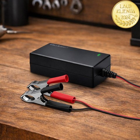 Qoltec Automatyczna ładowarka do akumulatora AGM GEL STD | Prostownik 12V | 2A | 24W | LED | Kabel 1.8m